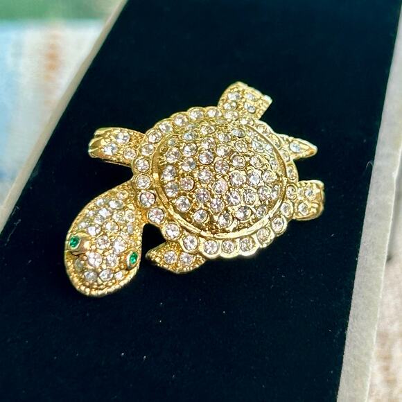 Vintage Gold Tone Turtle Brooch with Clear Rhinestones - Picture 2 of 16